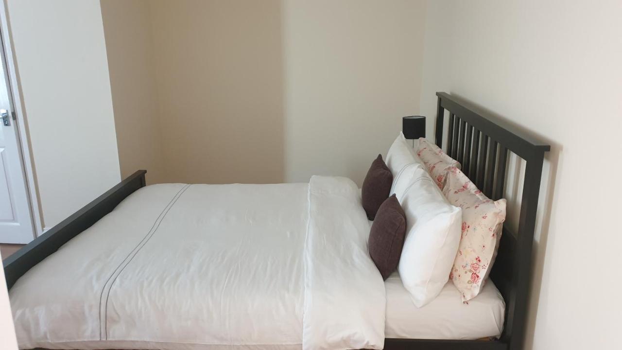 Apartamento Guess Bungalow Wembley Londres Exterior foto