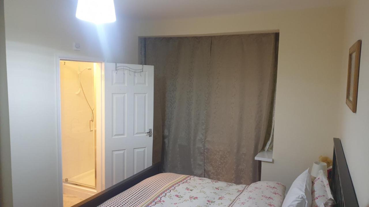 Apartamento Guess Bungalow Wembley Londres Exterior foto
