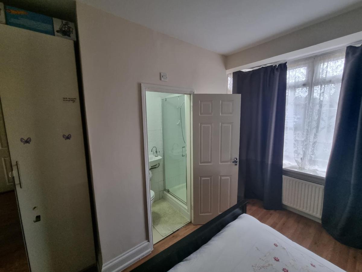 Apartamento Guess Bungalow Wembley Londres Exterior foto